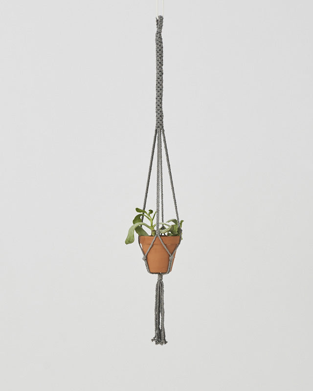 Bluefields Macrame Plant Holder | Gray